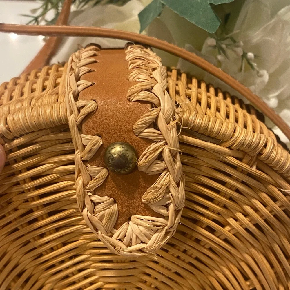 Round Woven Tan Crossbody Bag - Picture 5 of 11